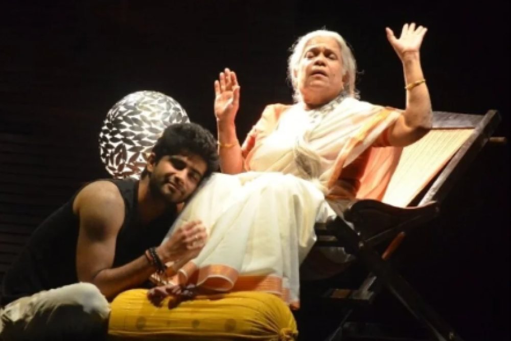 Uney Purey Shahar Ek at the Sadir Theater Festival
